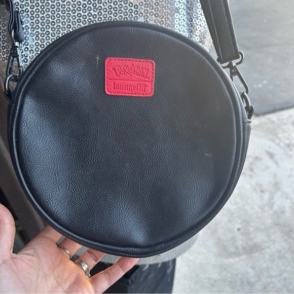 Loungefly Black and Red Crossbody Bag with Modern Design - Picture 6 of 7